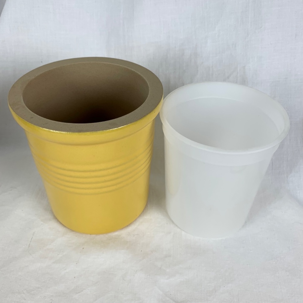 New Pampered Chef Yellow Stoneware Crock Bread Baking or Storage Original Box - Picture 12 of 14